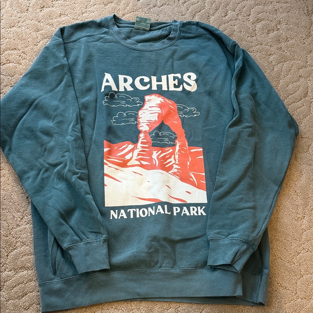 Arches National Park Blue/green sweatshirt